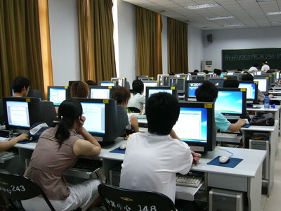 煉實(shí)踐技能，育綜合素養(yǎng) 軟件學(xué)院05級(jí)學(xué)生第二學(xué)期實(shí)訓(xùn)周全面啟動(dòng)